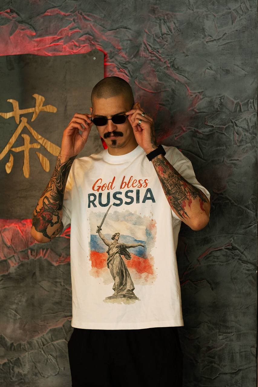 Футболка God bless Russia — атмосферный портрет
